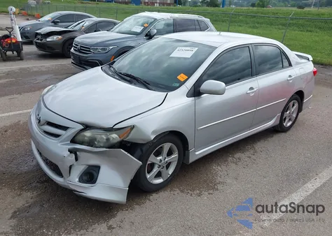 2013 Toyota Corolla S z USA, uszkodzony, nr VIN 5YFBU4EE4DP089706